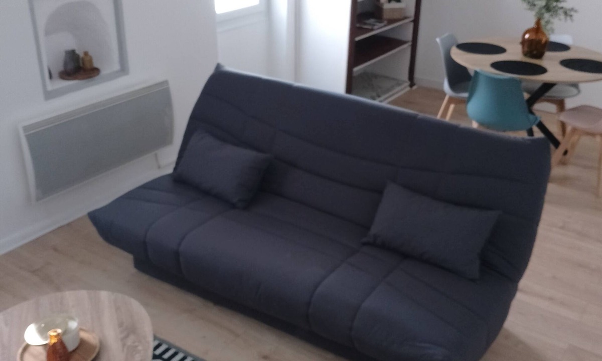 Castelmoron-sur-Lot Apartment | Welcome to your future cocoon! Entirely renovated 50 m² apartment