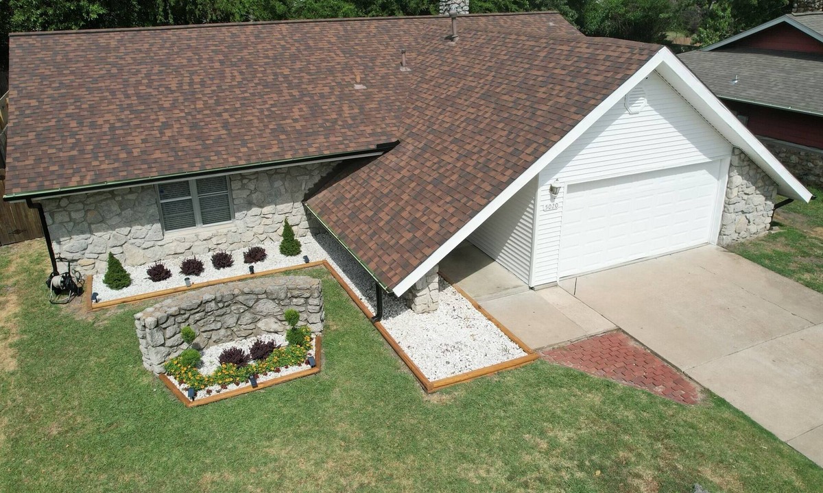 South Tulsa House | Welcome to Innovators Home Tulsa Fenced Backyard Pets Welcome!