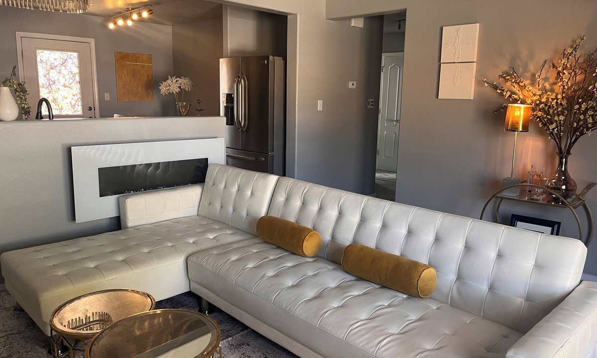 Santa Fe House | Welcome to La Casa de Oro! Enjoy this comfortable 3 bedroom home in Santa Fe!