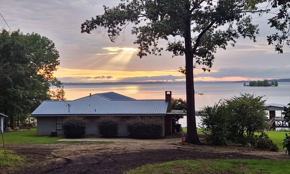 Negreet House | Welcome to Lochness Lakehouse at Toledo Bend