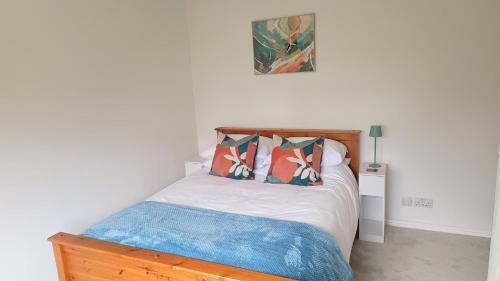 Reading House | Welcome to No 2 - Modern Comfortable Homestay