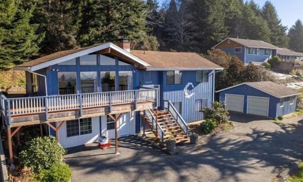 Harbor House | Welcome to Paradise on Pelican!