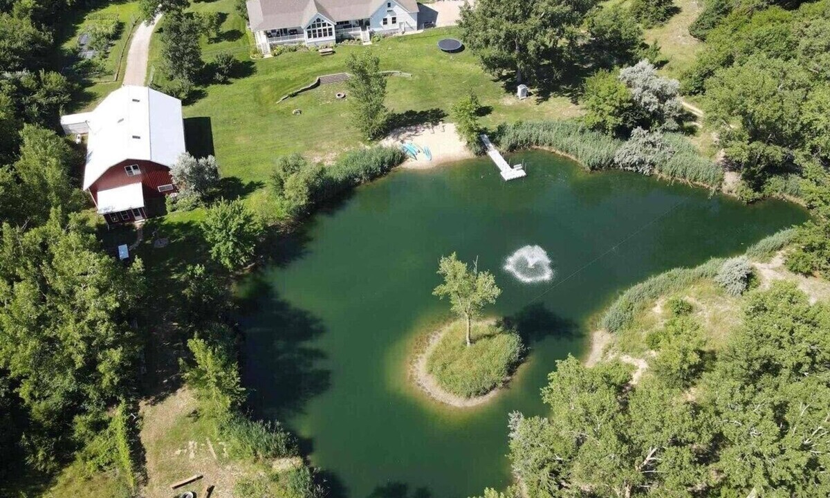 Gibbon House | Welcome to River Run 2-bedroom Barn Cottage