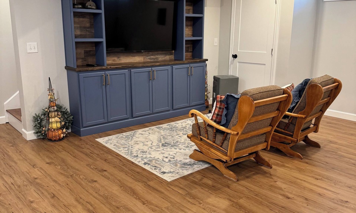 Lochmere House | Welcome to Sandy Feet Retreat on Lake Winnisquam!
