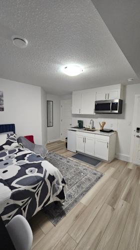 Regina Apartment | Welcome to Snug Spot - Cozy Studio in The Greens