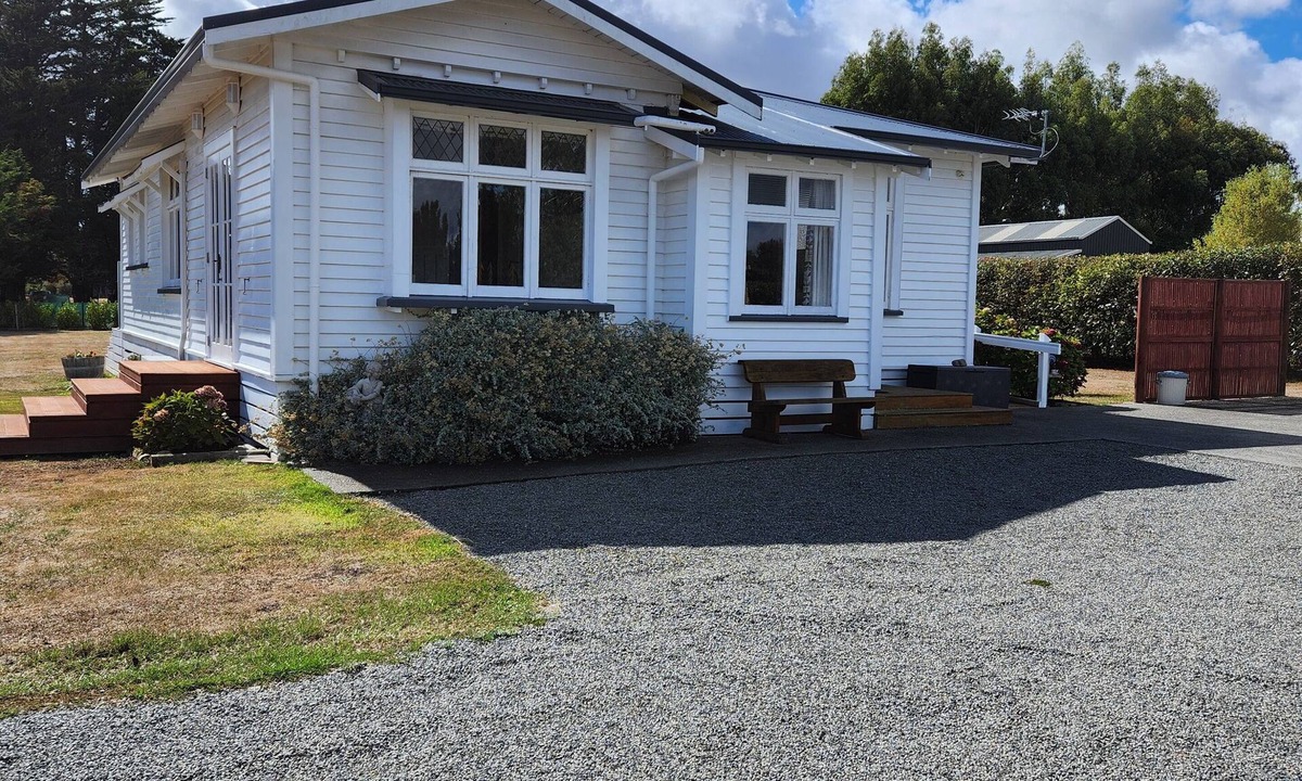 Martinborough House | Welcome to The Back Paddock
