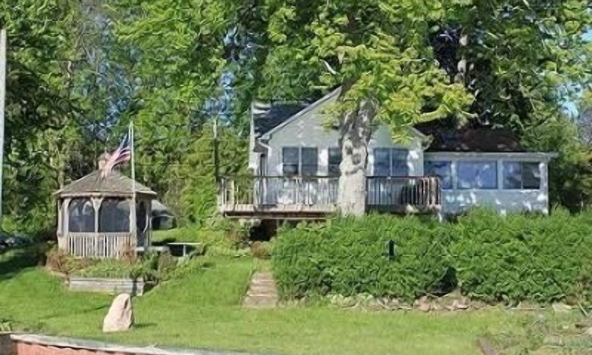 Fair Haven House | Welcome to the Bayside Beauty!