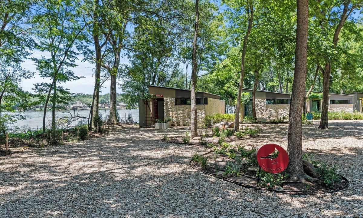 Malakoff Cottage | Welcome to The Cardinal Cottage at Sunrise Point