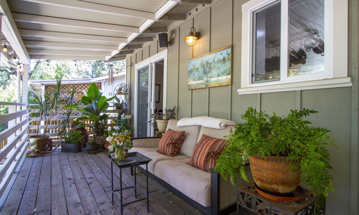 Fetters Hot Springs-Agua Caliente House | Welcome to the Hooker House