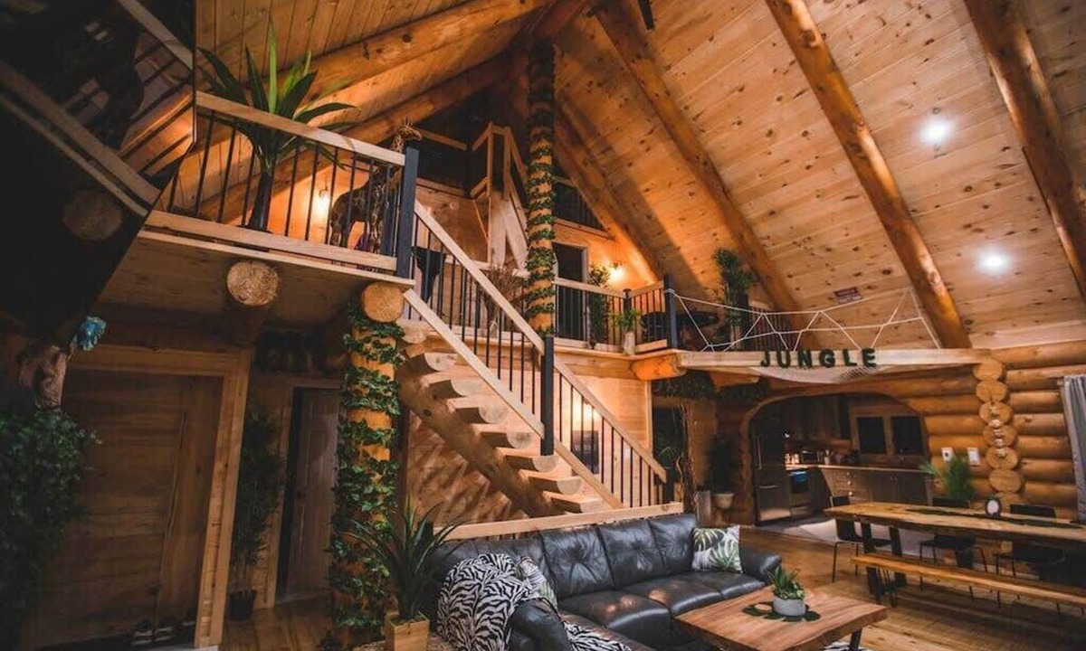 Saint-Philemon Ski Chalet | Welcome to the Jungle | Log cabine | Spa