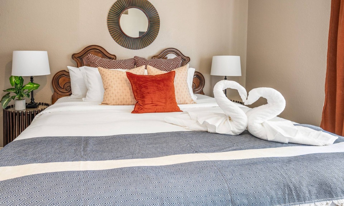 Summerfields House | Welcome to The Jungalow