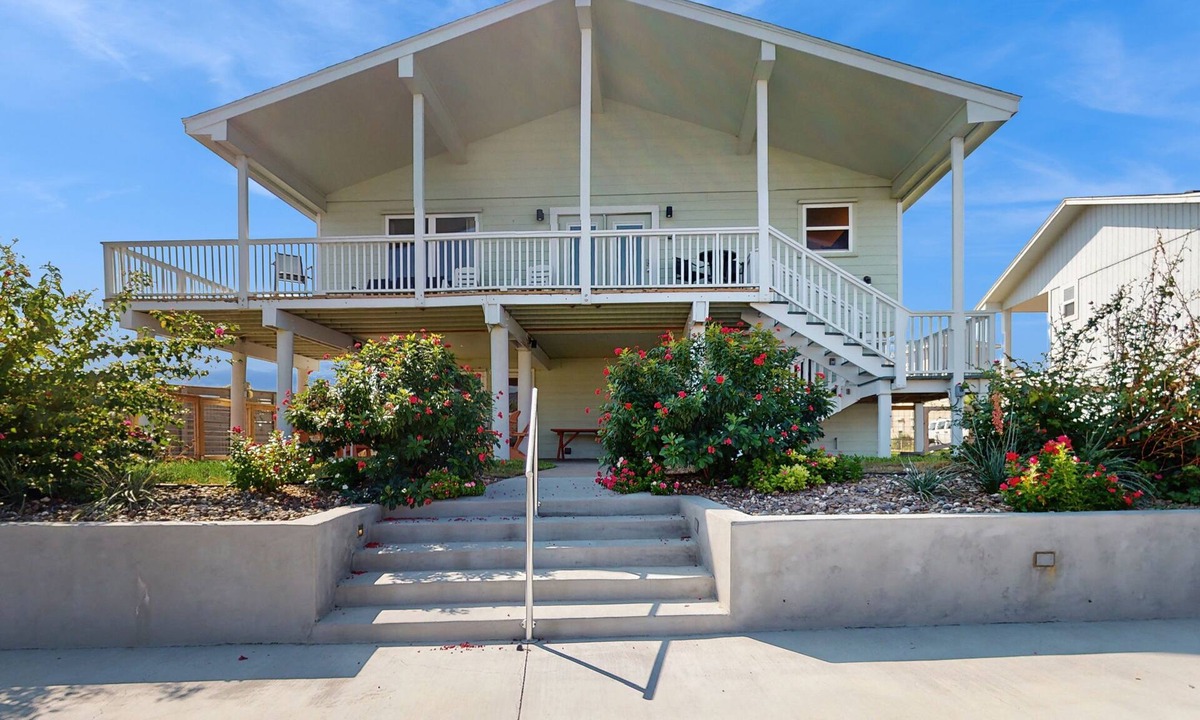 City-by-the Sea House | Welcome to The Lazy Bay | Canal Front Home with Boat Dock