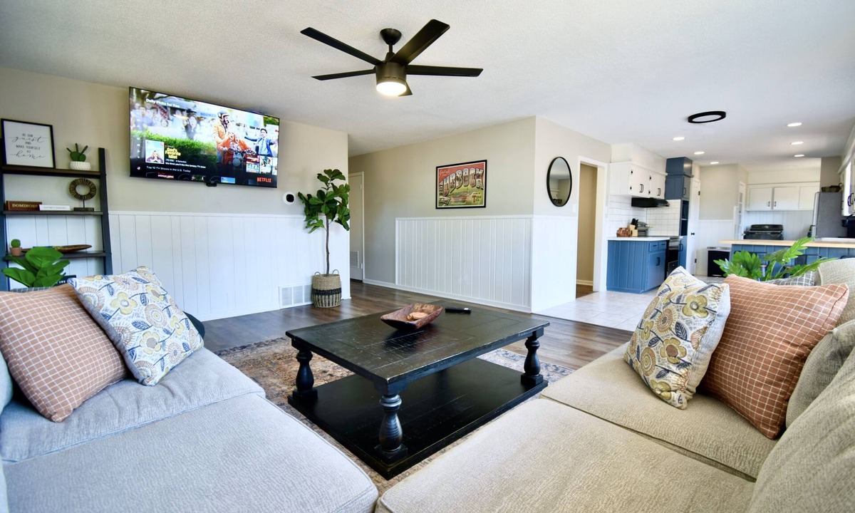 Lubbock House | Welcome To The Matador! Spacious & Clean 4BR Getaway <1mi To TTU & Jones Stadium