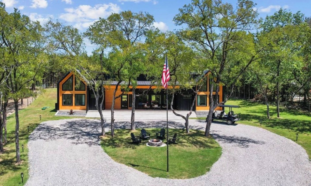 Pottsboro House | Welcome to The Yellowpine Retreat – Your Luxury Lakefront Retreat Lake Texomann
