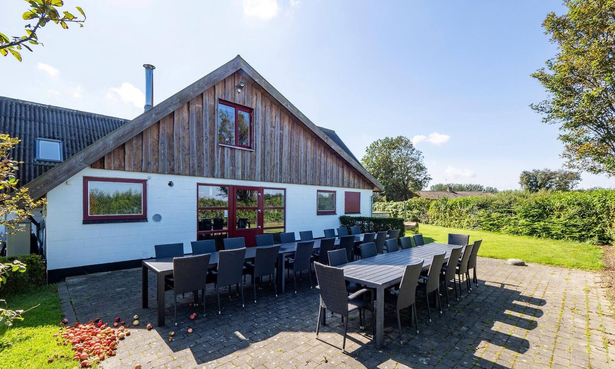 Floutrup House | Welcome to this great vacation home overlooking the Limfjord.