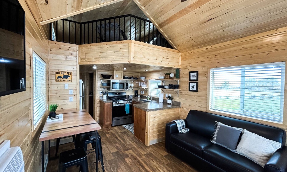 Rexburg Cabin | Welcome to Tiny Home Luxury! Fully Stocked - Sleeps 8
