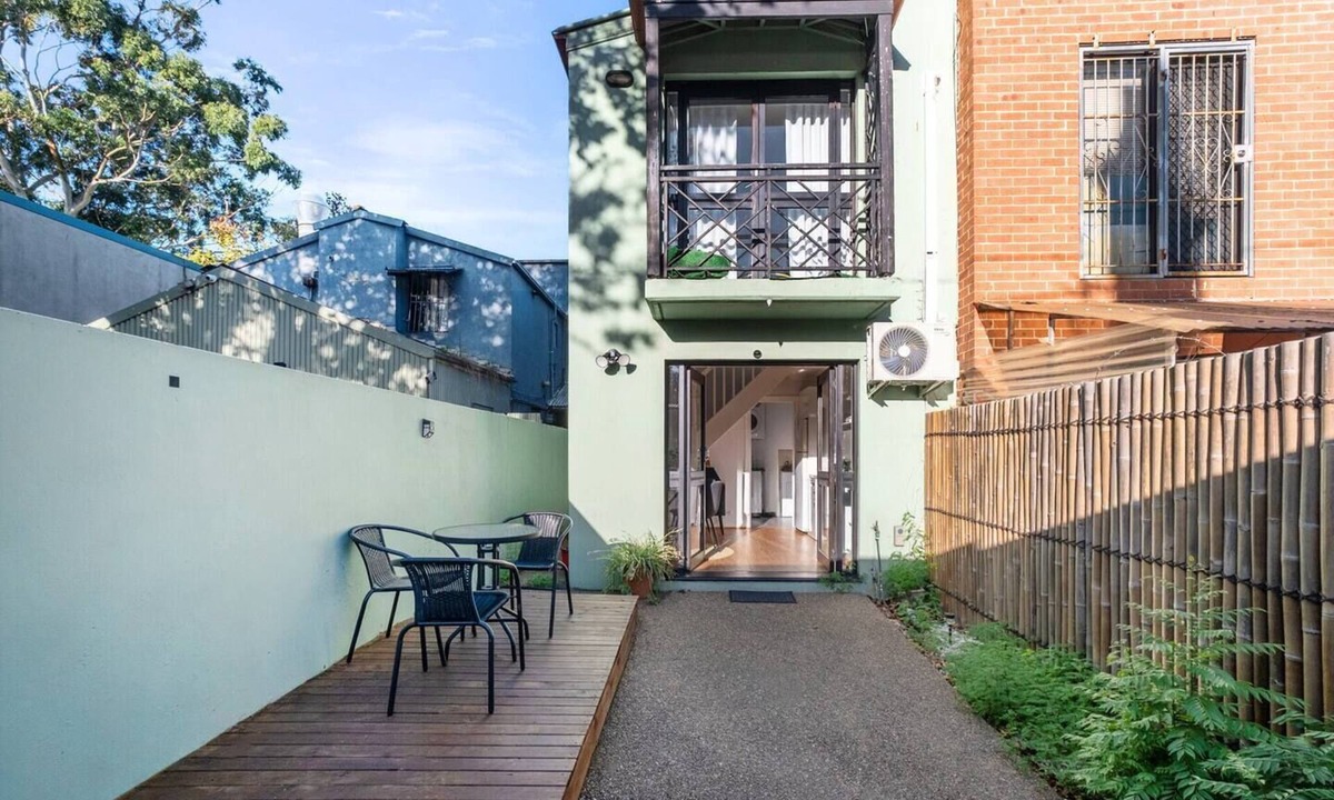 Waterloo House | Welcome to Waterloo A Well connected Parkside Stay