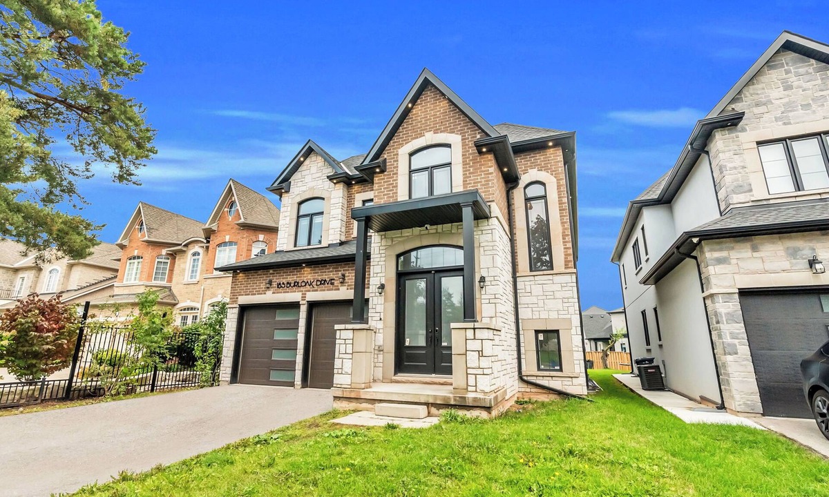 Burlington House | Welcome to Your Comfort Retreat by the Lake
