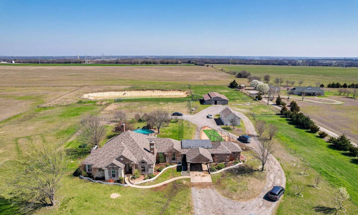 Weston House | Welcome to Your Private Texas Ranch Retreat