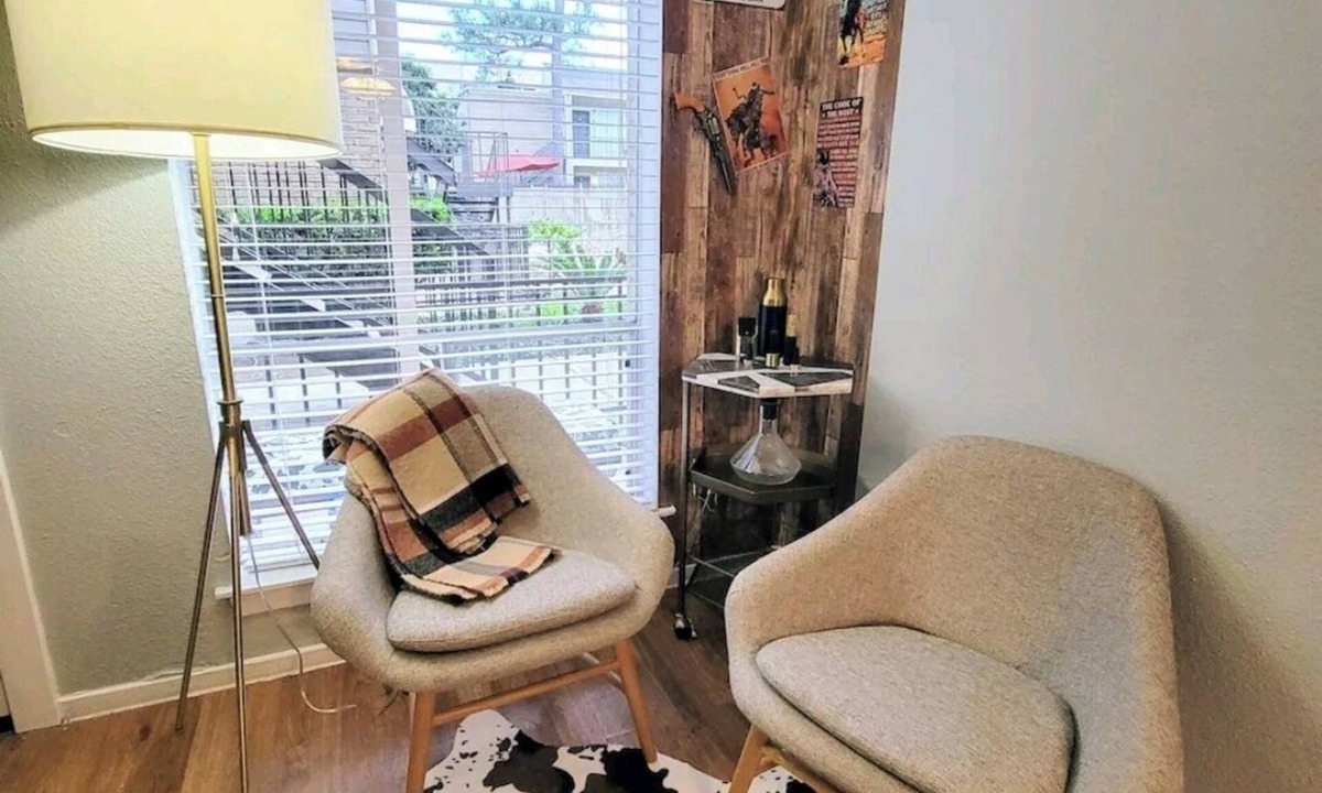 Houston Apartment | Welcome Wild Wild West!🐂 1bd near Galleria mall!