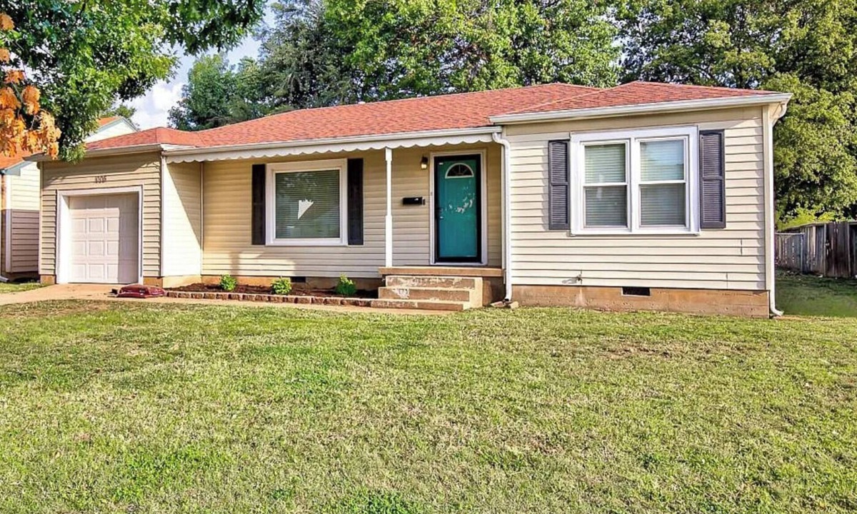 Enid House | Welcoming 2-bedroom house in charming Enid.