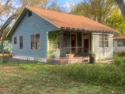 Seguin House | Welcoming 2-bedroom house near historic downtown Seguin