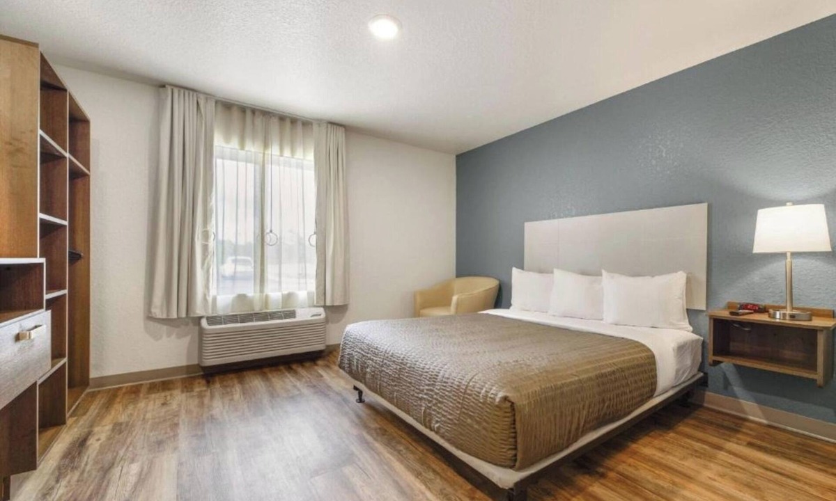 Newnan Hotel | Welcoming Groups In Our Pet-Friendly 3 Studios