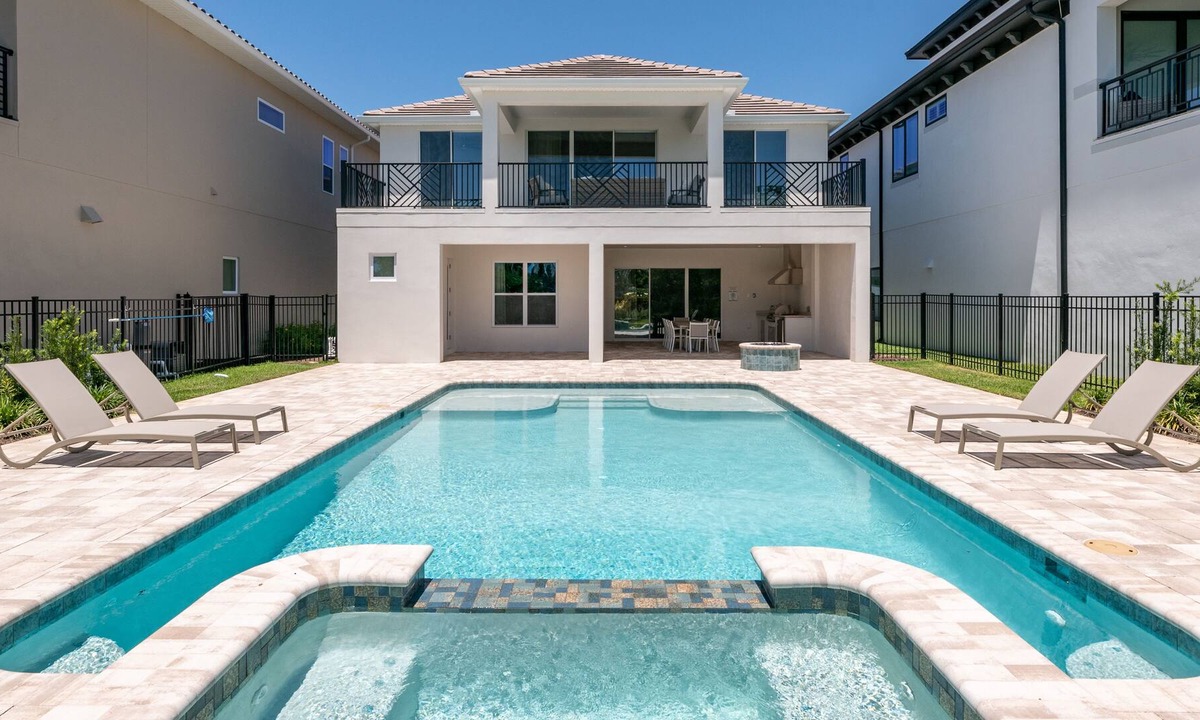 Galilee House | Welcoming Home with Pool in Golf Community; Near Disney - 1021JN