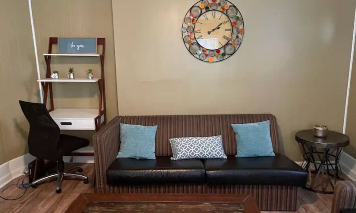 Birmingham House | Welcoming Overnight Bedroom Two Beds