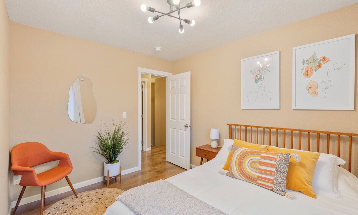 Mount Tabor House | Welcoming Space - 4Bed/3.5Bath Steps from Mt. Tabor Park