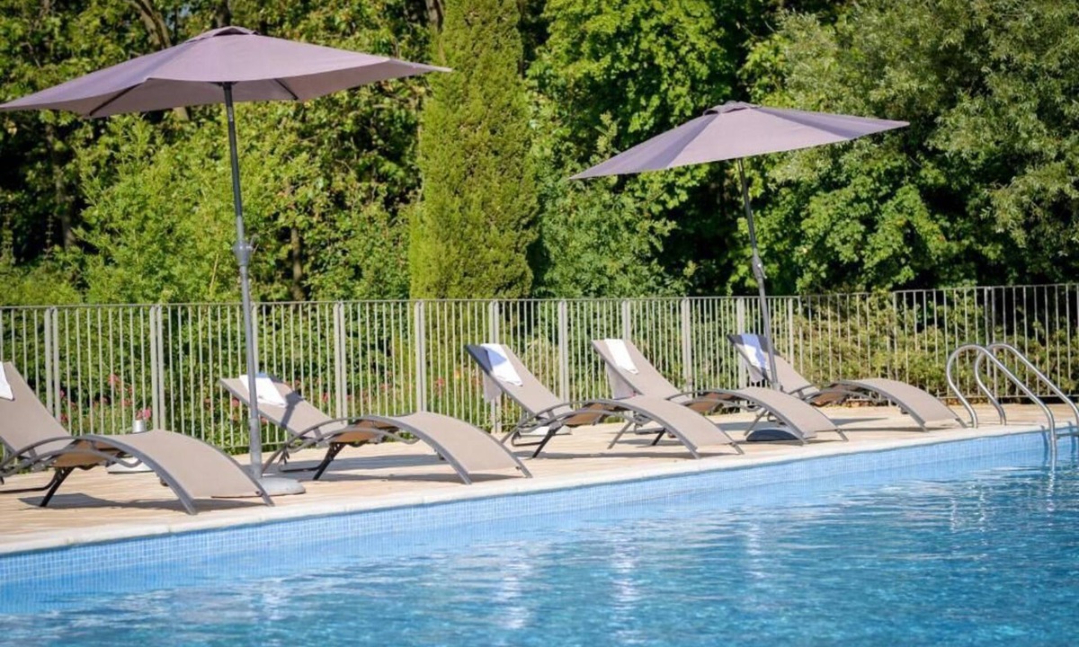 Azille Hotel | Welcoming Studios with Modern Amenities & Terrace | Near Carcassonne