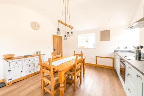 Tickenham House | Well-located countryside cottage