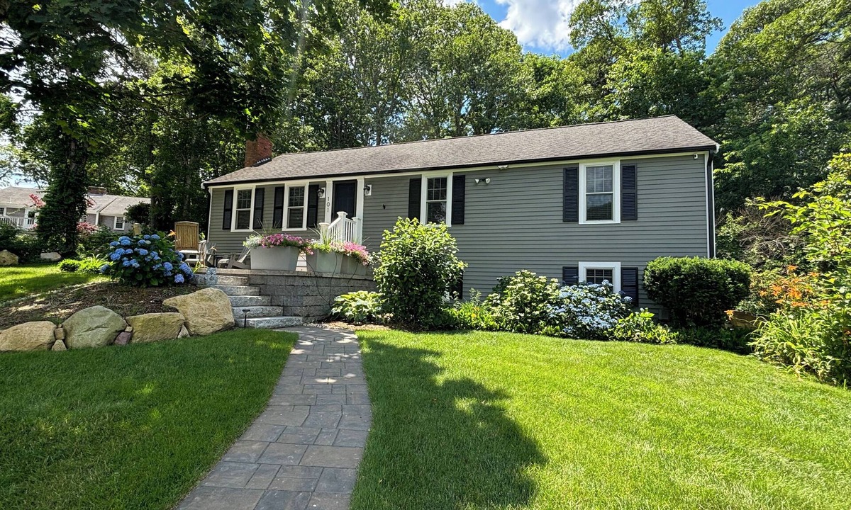 East Dennis House | Well Maintained, Renovated Cape Cod Rental
