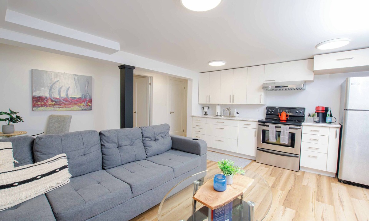 Welland Apartment | Welland Mid-Term Escape