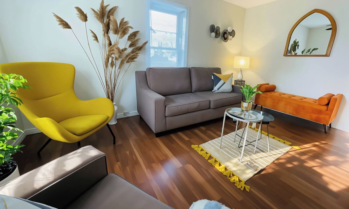 Wellington House | Wellington PEC Cottage - Walk to Beach and Downtown| Near Sa