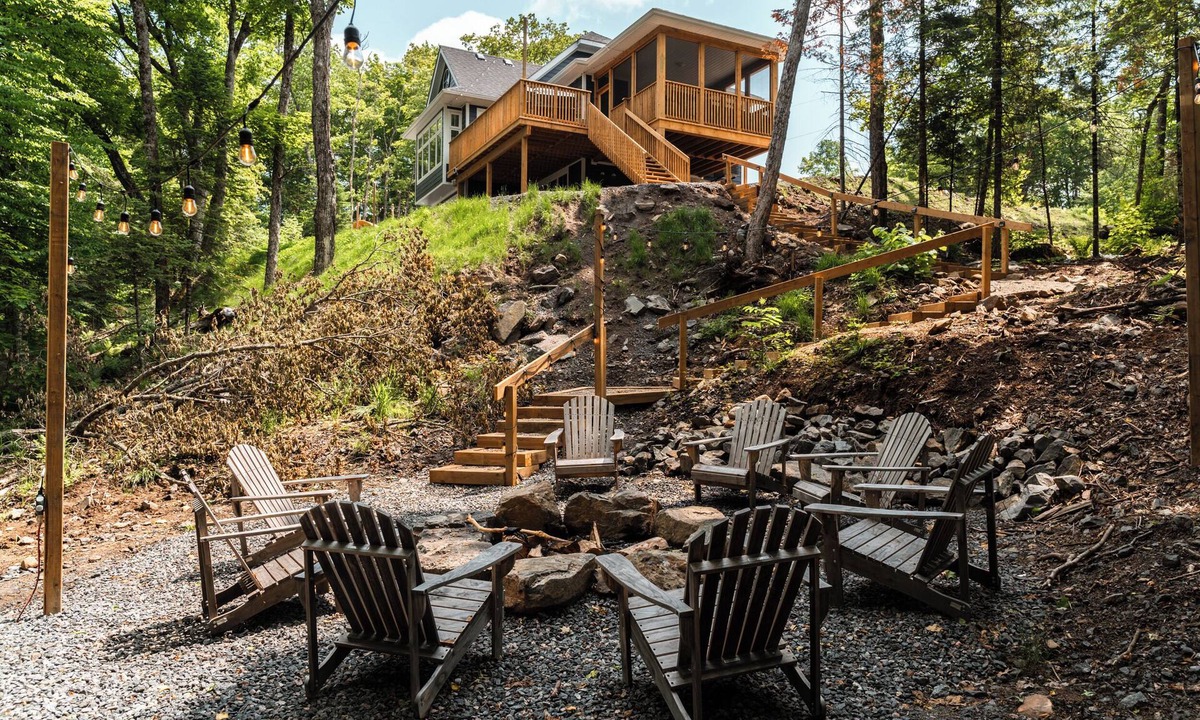 Dwight House | Wellness Getaway in Huntsville: Hot Tub, Wood Fired Sauna, Bonfire Pit, Deck