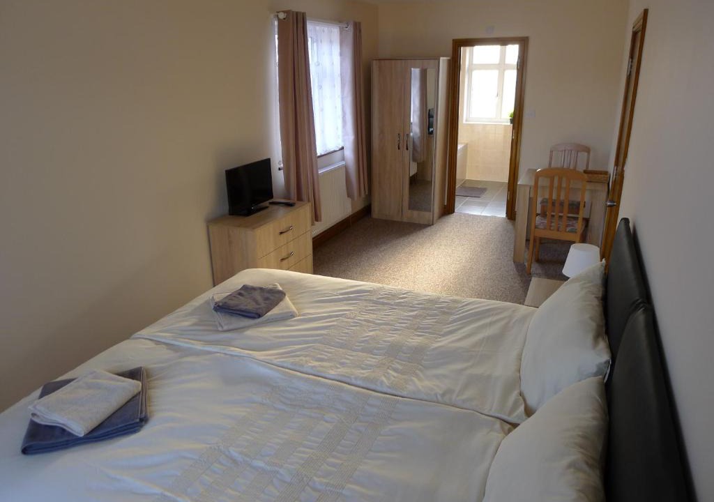Alperton House | Wembley Homestay