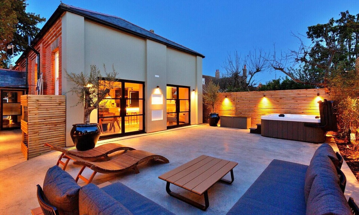 Appledore Ski Chalet | Wesleyan House