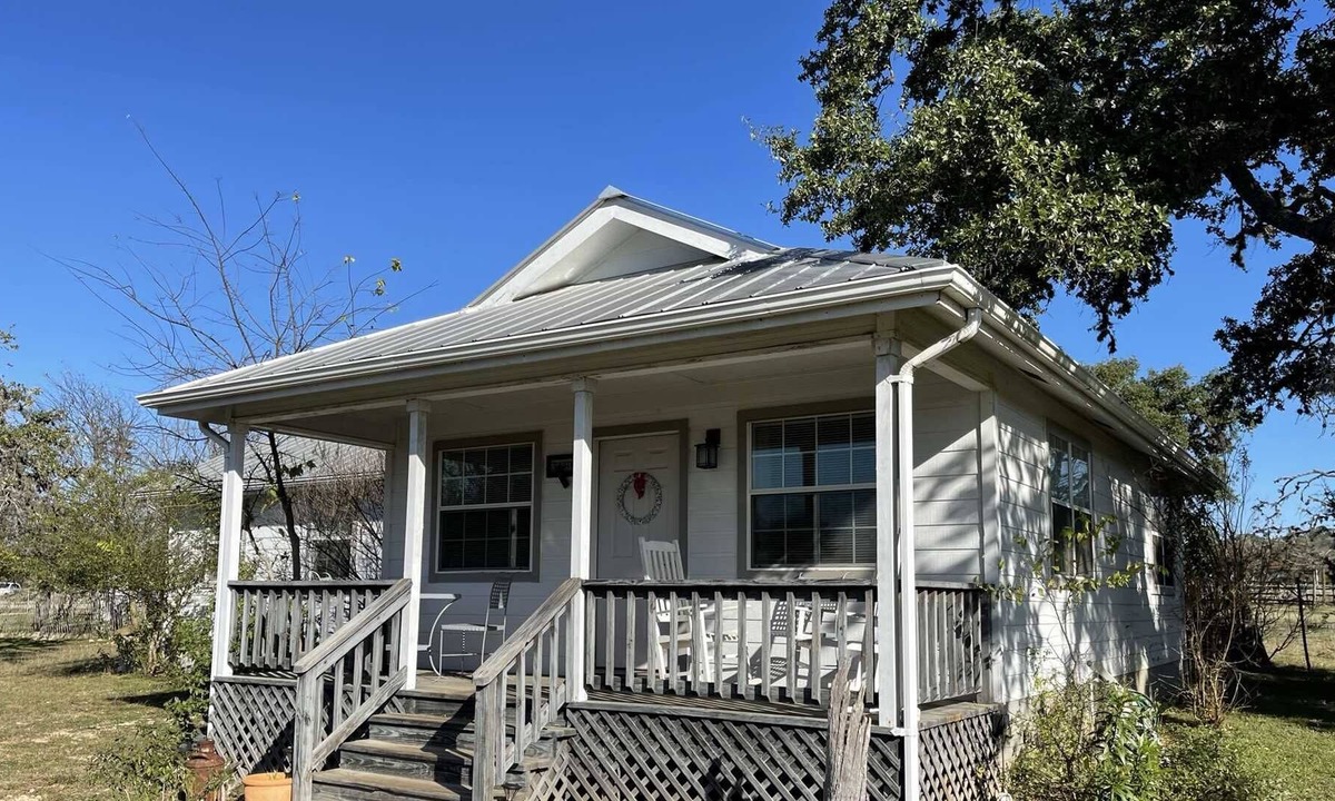 Bandera House | West 1077 Guest Ranch - Laurel Cottage