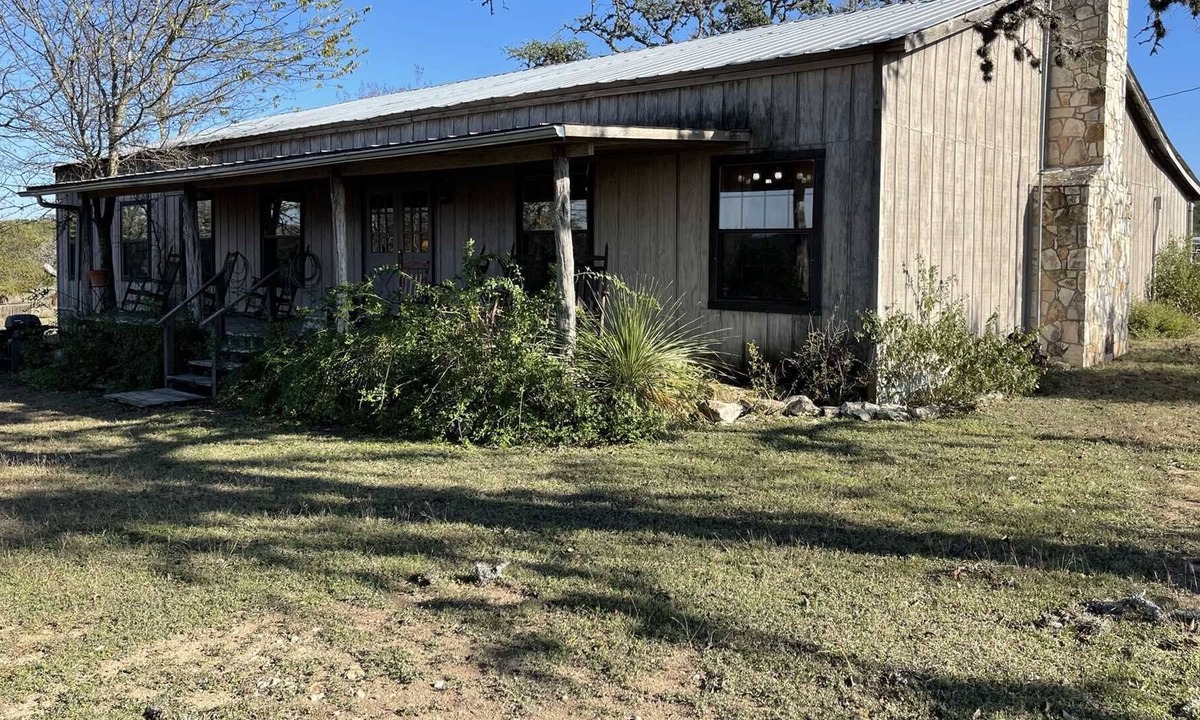 Bandera House | West 1077 Guest Ranch - Retreat