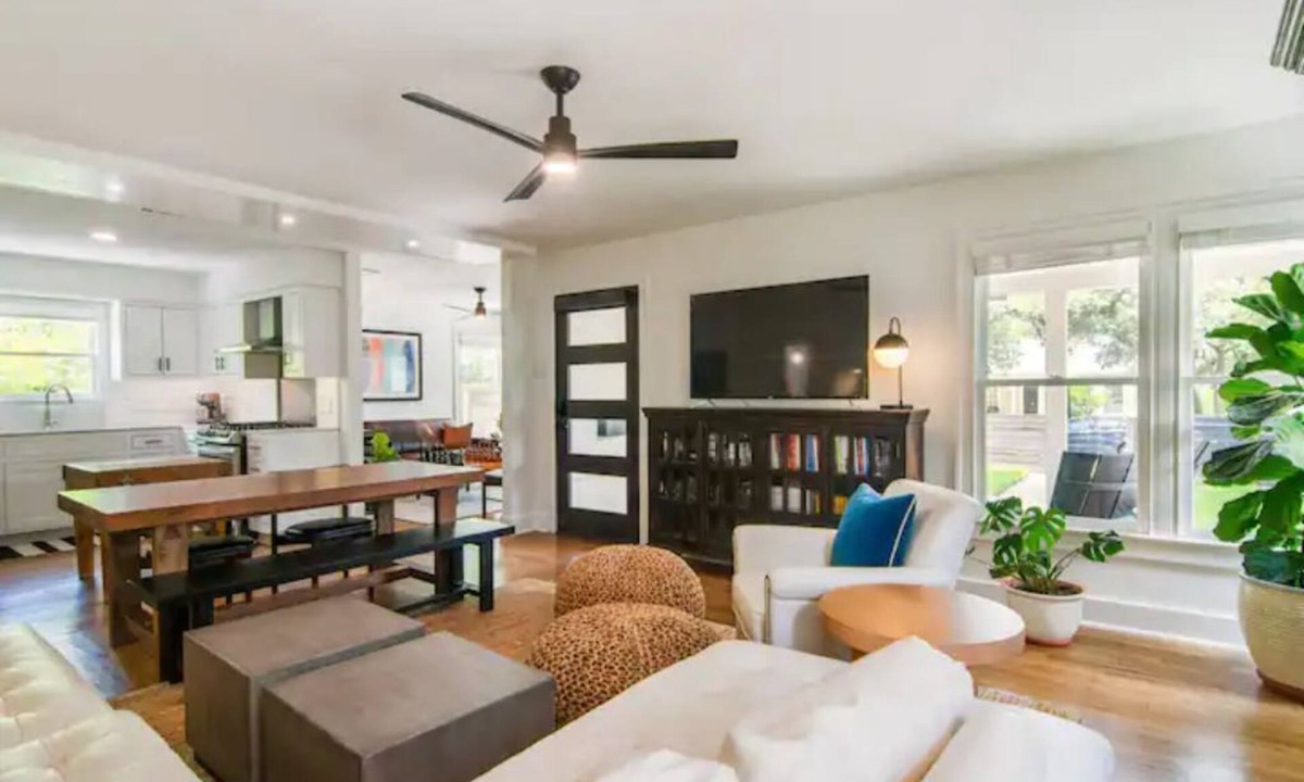 Bryker Woods House | West Austin Corporate: Execs Relocations Nurses