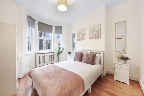 Walpole House | West Ealing Hububb Stay