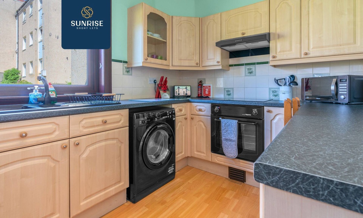 Glenisla Apartment | West end, 2 Bedroom, 2 King Beds