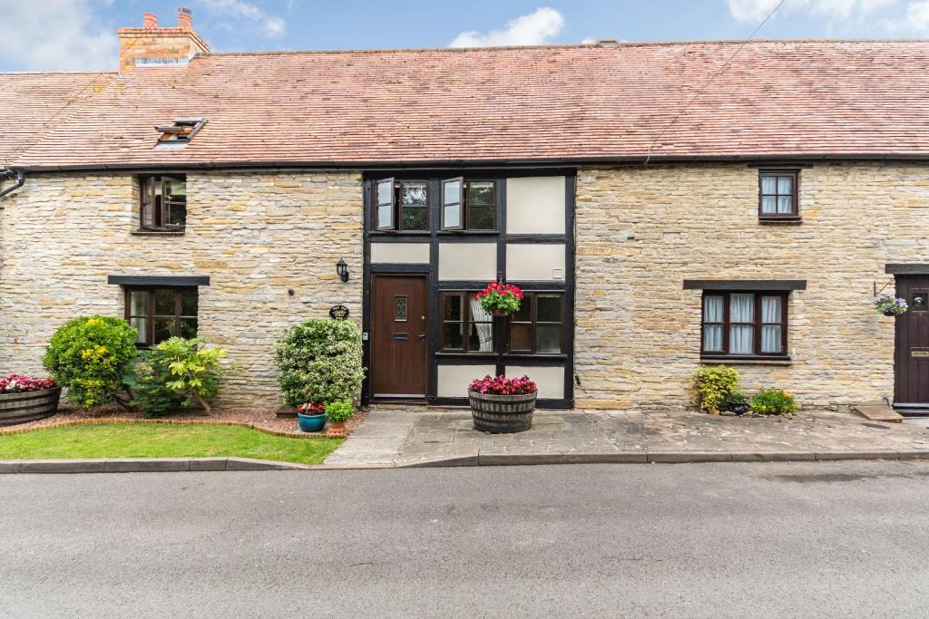 Pitchcombe House | West End Barn