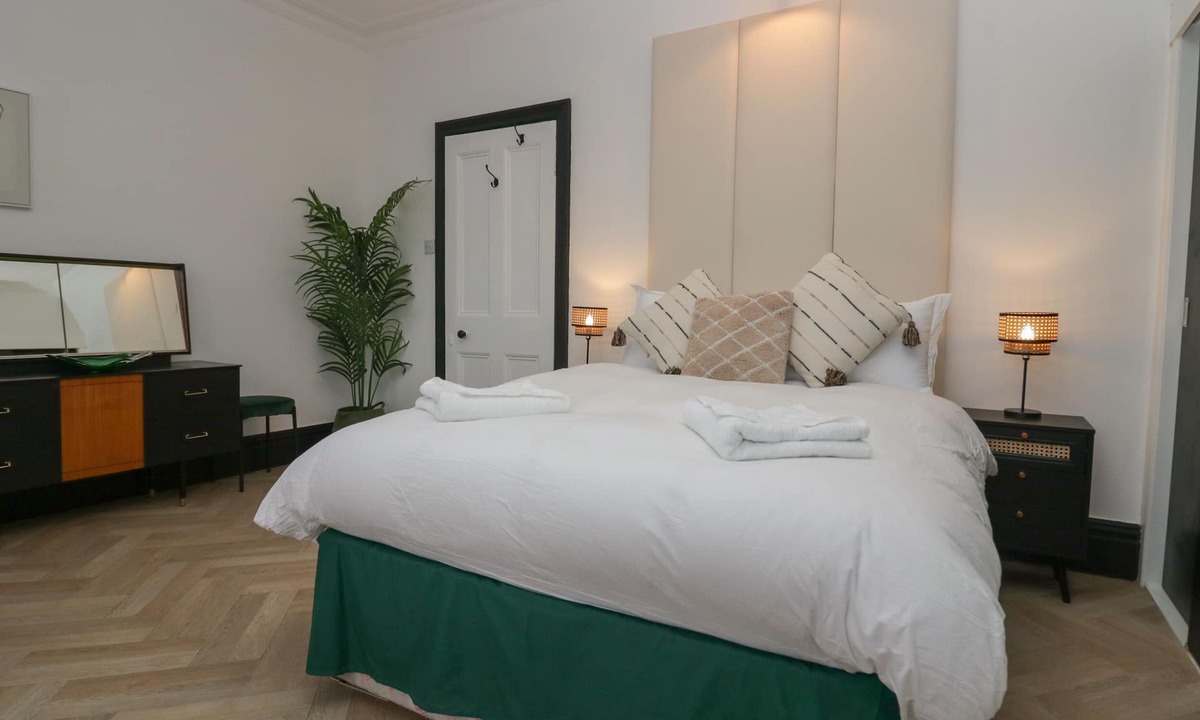 Morecambe Cottage | West End Bay