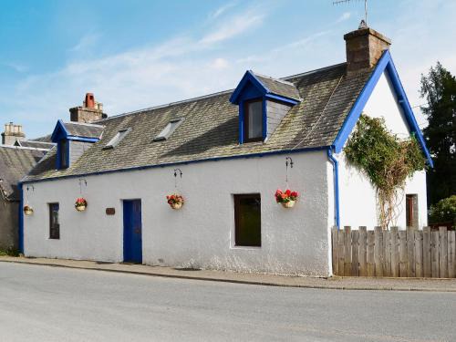 Carrbridge House | West End Cottage