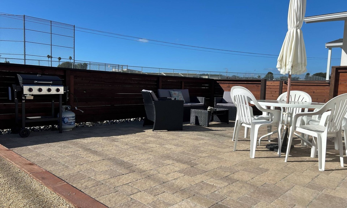 Grover Beach Apartment | West End Grover Beach 2 bed 1 bath unit. Blocks to beach. Outdoor living space!
