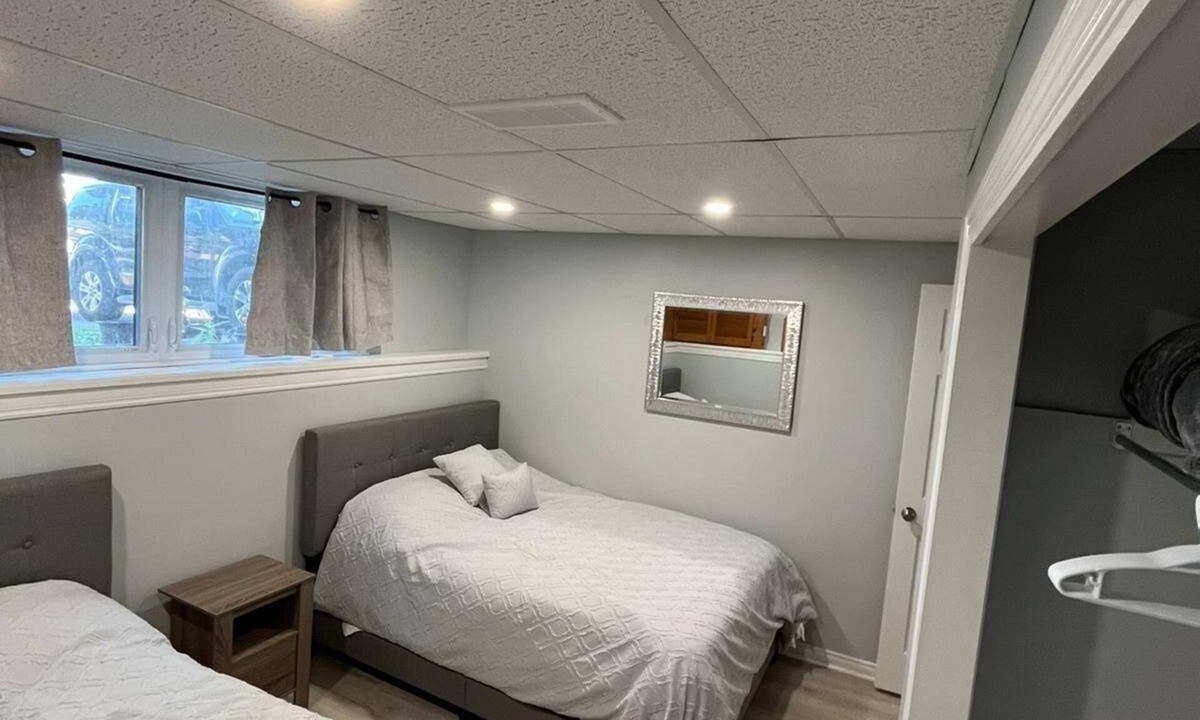 Peterborough House | West End PTBO-Modern Spacious 2bdrm Apt- Relaxing!