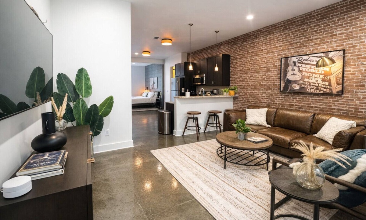 West End Condo | West End Western World, Stay near Vandy 10 min to Broadway