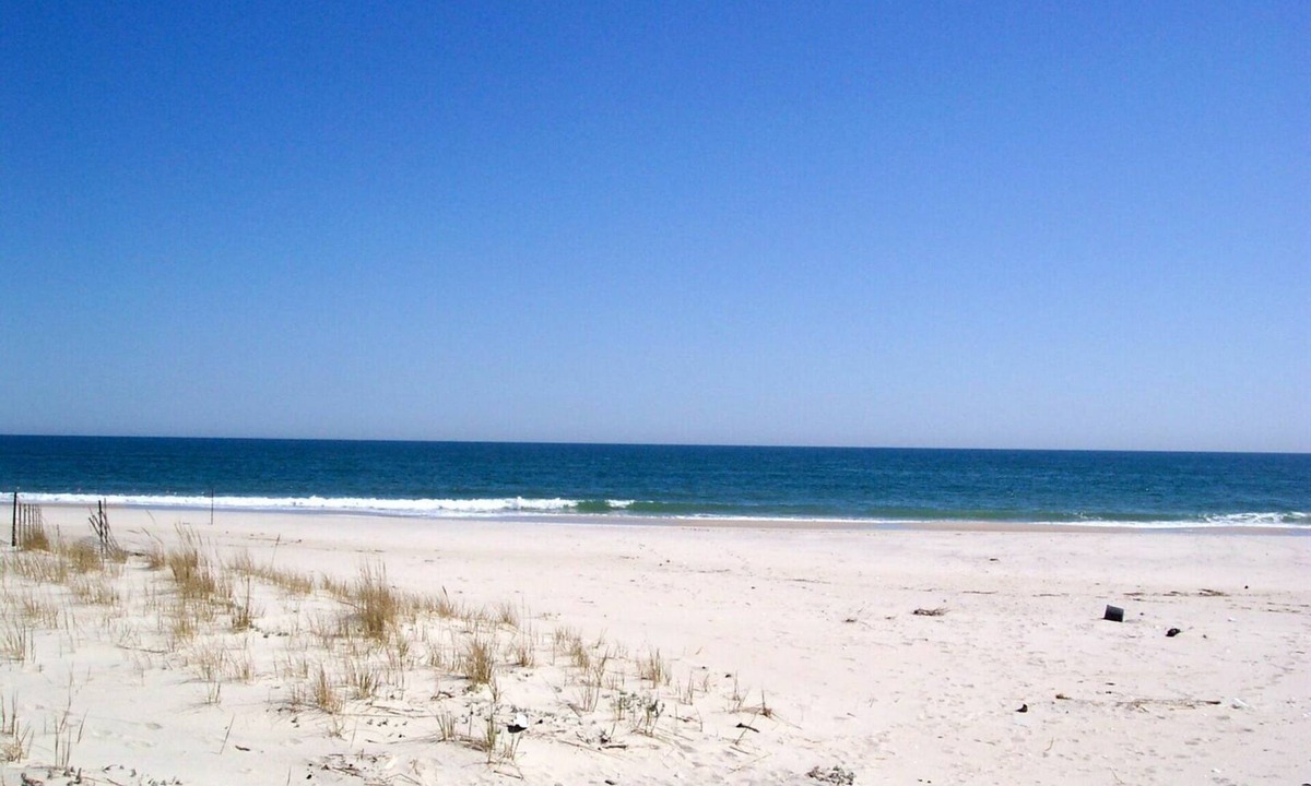 West Hampton Dunes House | WEST HAMPTON DUNES SUNSETS- DUNE ROAD PRIVATE BEACH SETTING